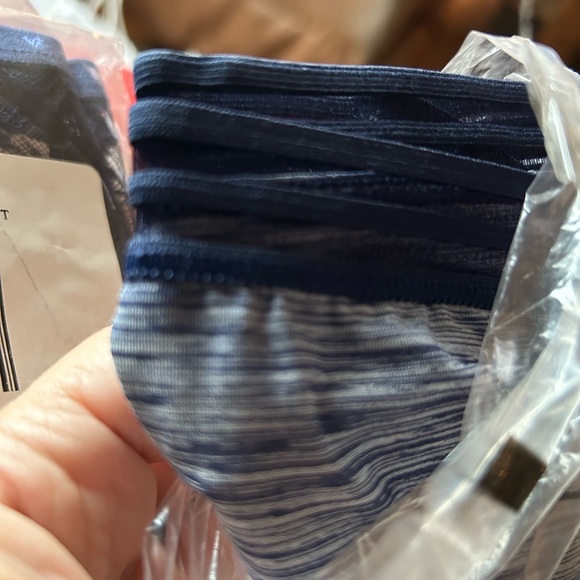 Sz L Victoria Secret Bikini - Picture 3 of 4